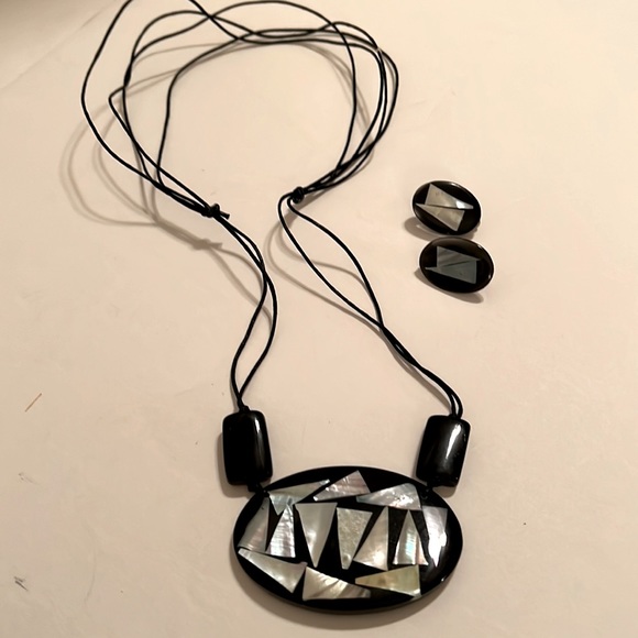 Adjustable Necklace with Oval Center and Clip Earrings - Picture 1 of 4